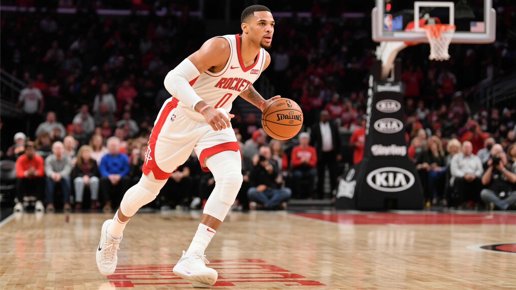 致敬!戈登带伤作战24分钟,美媒:仍在承受哥哥离世之痛 致敬!戈登带伤作战24分钟,美媒:仍在承受哥哥离世之痛